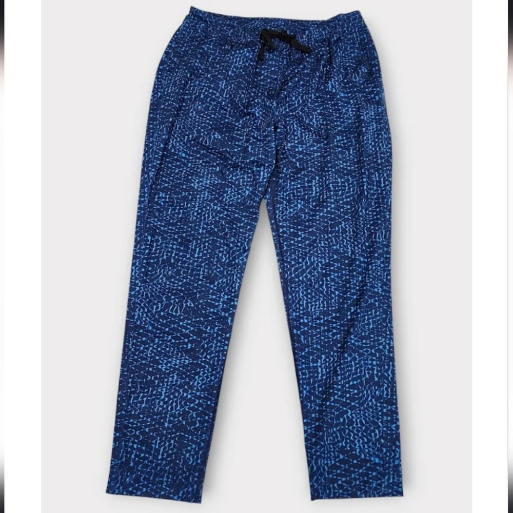 Size 6 - Lululemon Jet Crop (Slim) (Luxtreme 19")